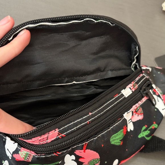 Cactus Pattern Black Belt Bag - Picture 3 of 3